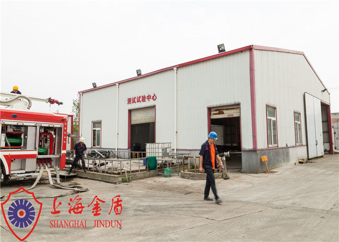 8x4 High Spraying Water Tower Fire Truck 39 Ton 25m Working Height 6 Seats