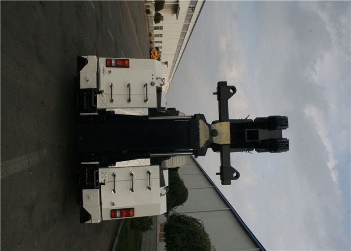 3 Person 8x4 Drive KaiFan Heavy Wrecker Trucks , VOLVO Chassis Road Wrecker